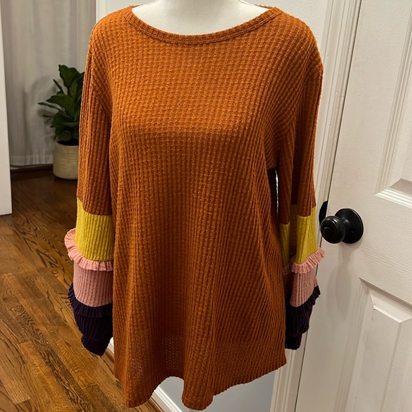 COZY RUFFLE SLEEVE FREE PEOPLE INSPIRED SWEATER - SIZE SMALL - Picture 1 of 6